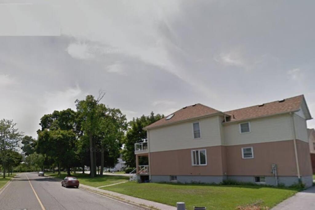 Peaceful Residence On Palmer Ave - Close To The Falls & Complimentary Breakfast Delivered Daily To The Rental Niagara Falls Exterior photo